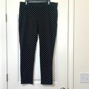 Sharagano Black Skinny Pants w/ Gold Chain Link Design size 16